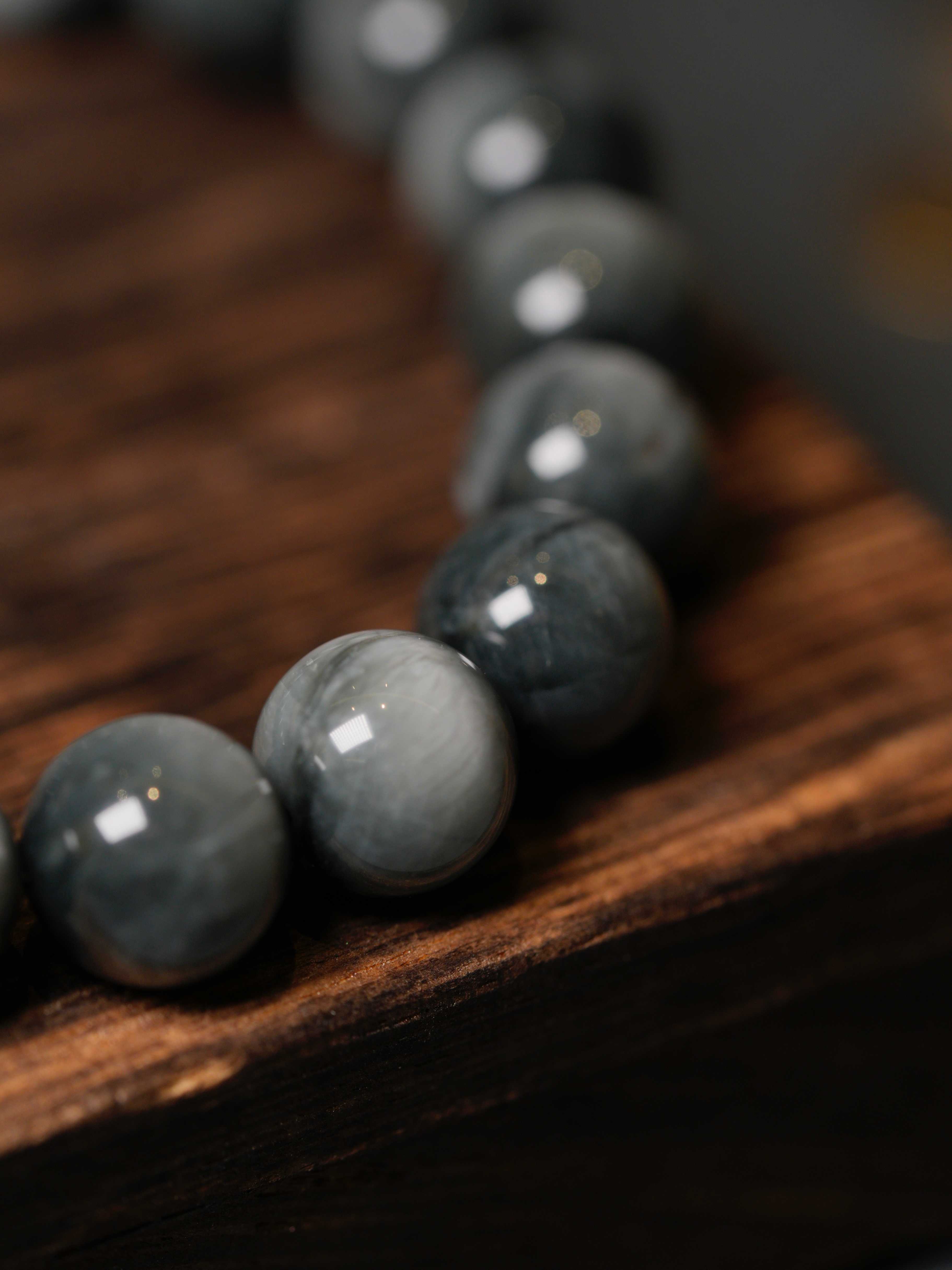 Natural Hawk's Eye Stone Wealth-Attracting Bracelet