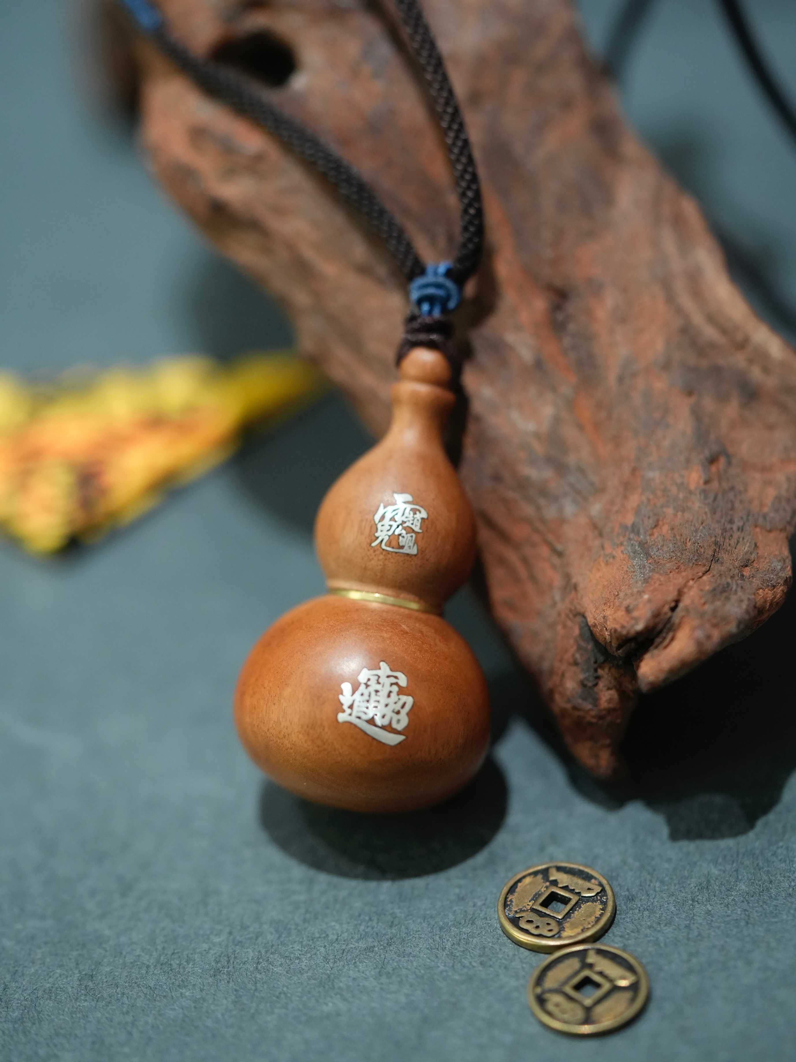 Natural Jujube Wood Silver-Inlaid Thunder God Gourd Pendant