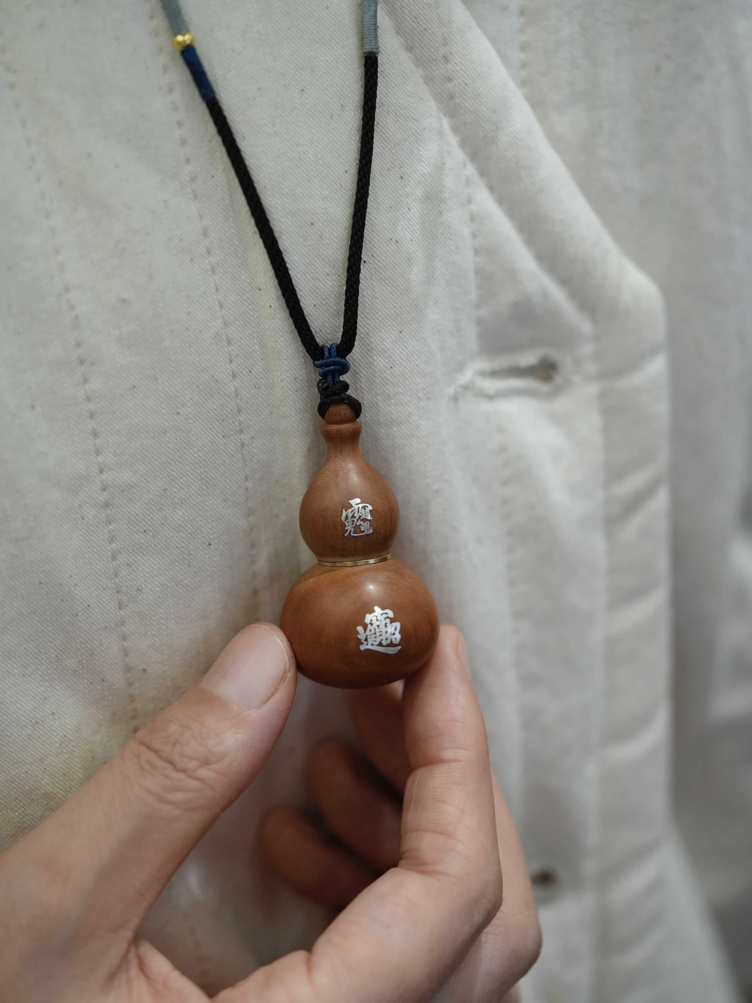 Natural Jujube Wood Silver-Inlaid Thunder God Gourd Pendant